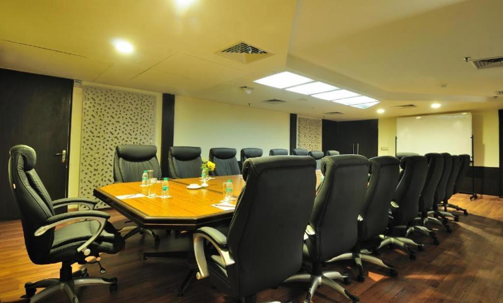 The Grand Orion - Greater Kailash New Delhi Extérieur photo