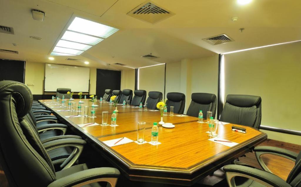 The Grand Orion - Greater Kailash New Delhi Extérieur photo