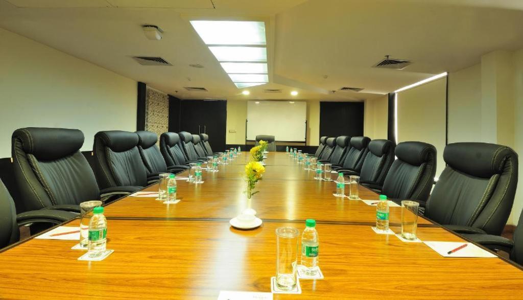 The Grand Orion - Greater Kailash New Delhi Extérieur photo