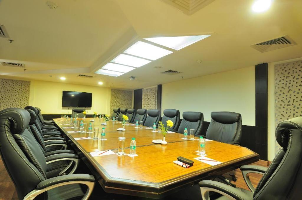 The Grand Orion - Greater Kailash New Delhi Extérieur photo