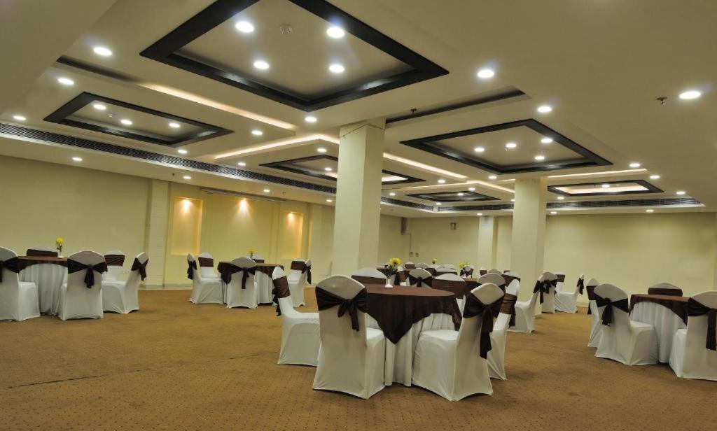 The Grand Orion - Greater Kailash New Delhi Extérieur photo